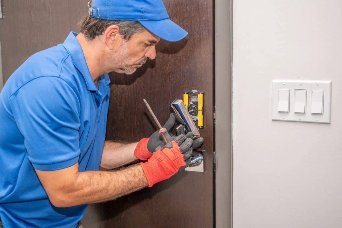 Can a Locksmith Install a Keypad Lock on an Interior Office Door? 1 Top Lock and Garage Keypad